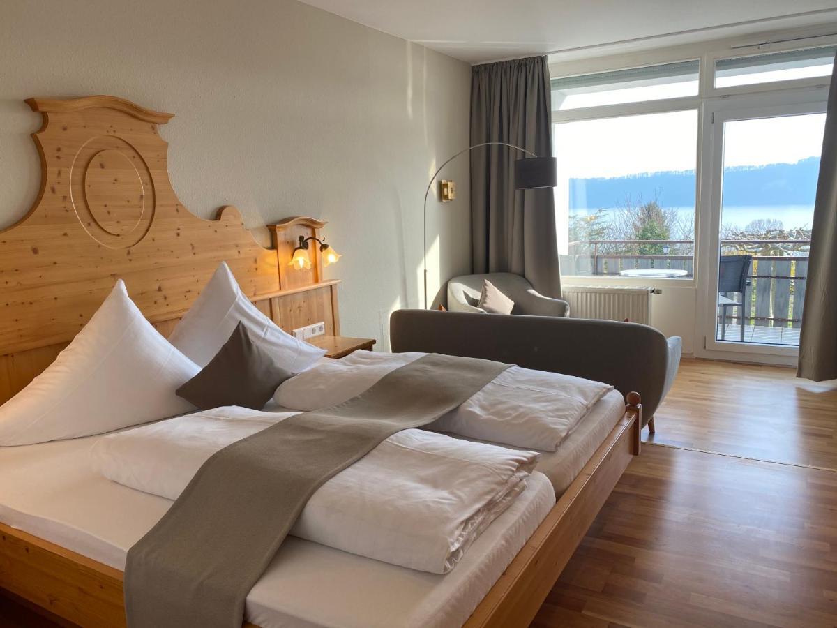 Doppelzimmer mit Balkon und Meerblick