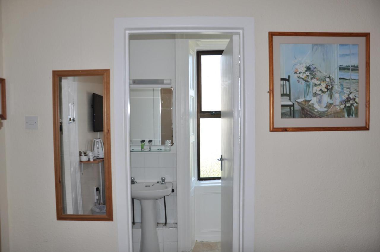 Zweibettzimmer mit eigenem Bad