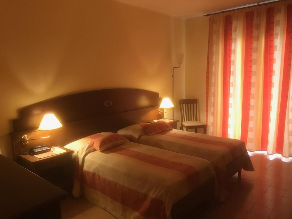 Camera Matrimoniale/Doppia con Letti Singoli