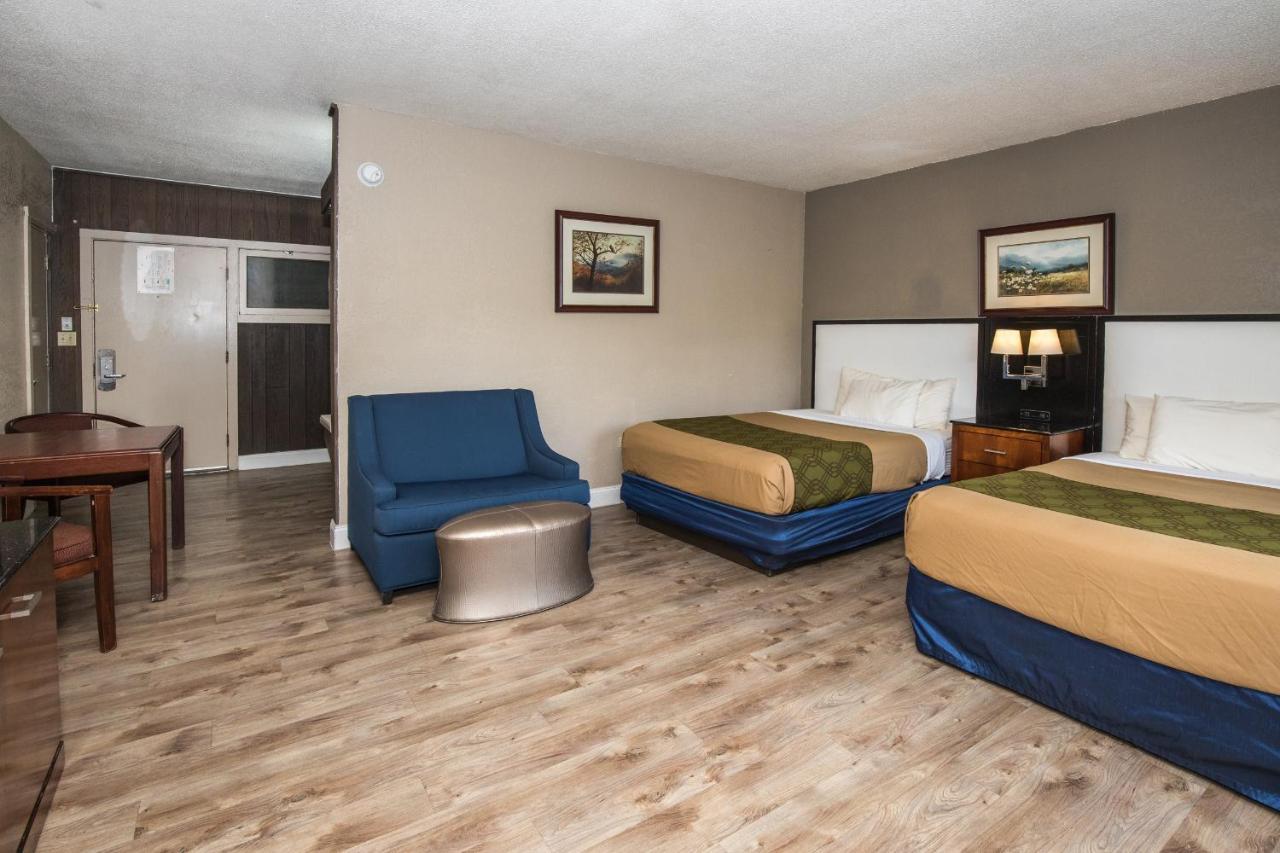 Standard Room with Two Double Beds