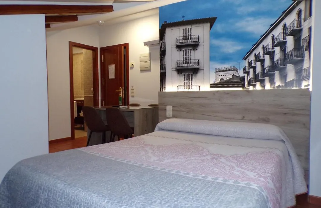 Hostal Serruchi-1