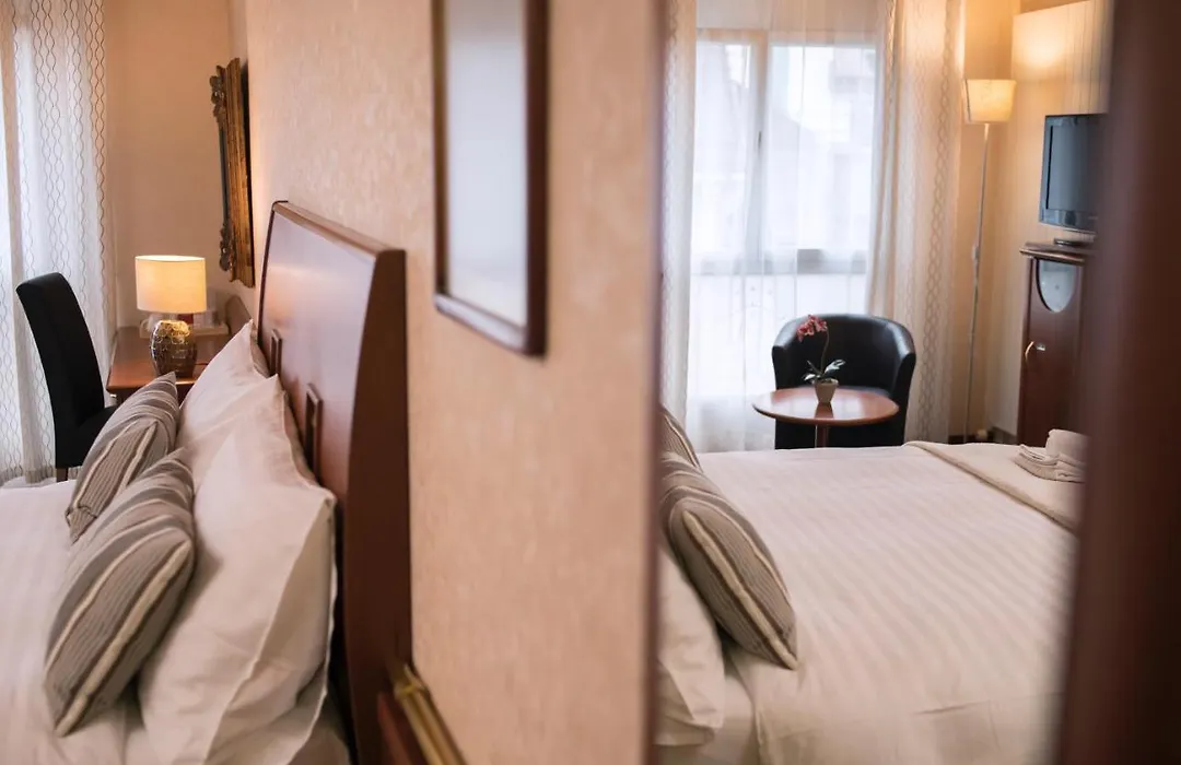 Hotel Regina-1