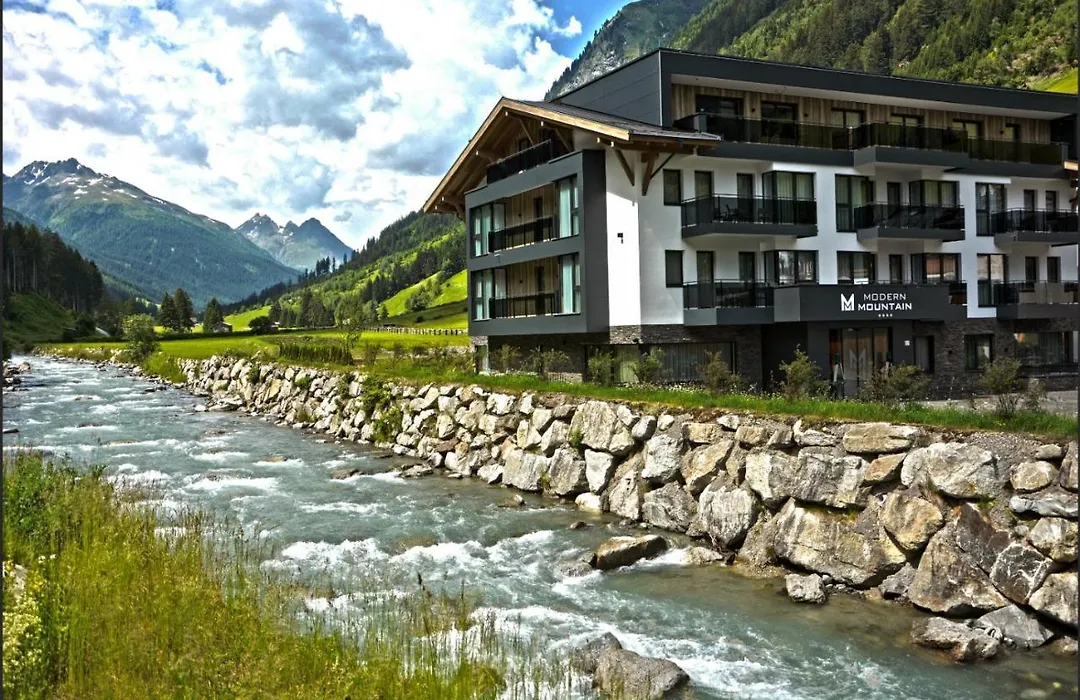 Hotel Modern Mountain-1