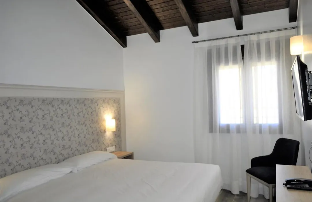 Hostal Restaurante Villa de Brihuega-1