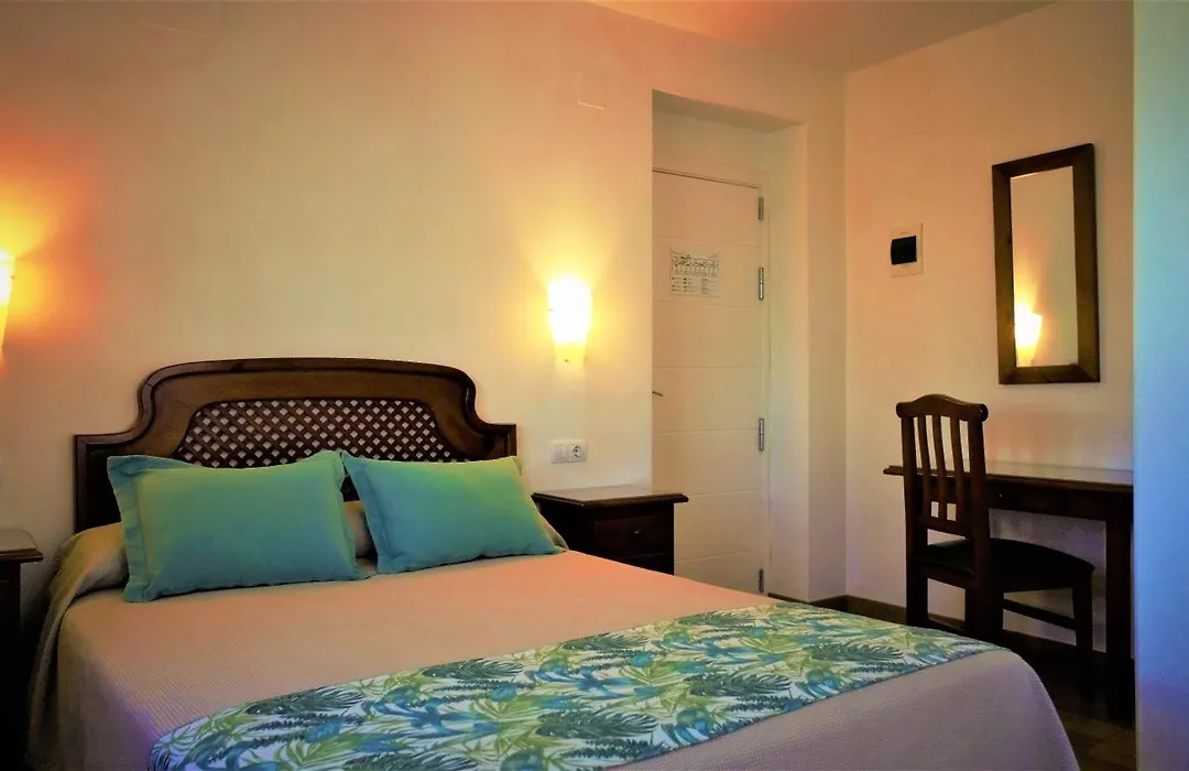 Hotel Ayamontino-1