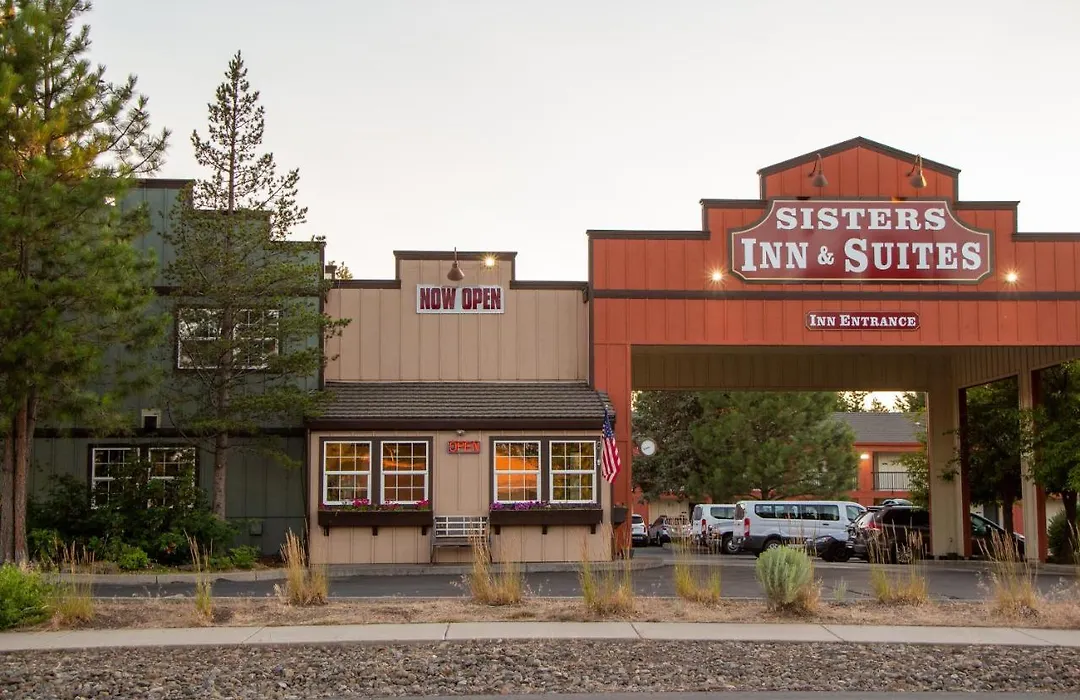Sisters Inn & Suites-1