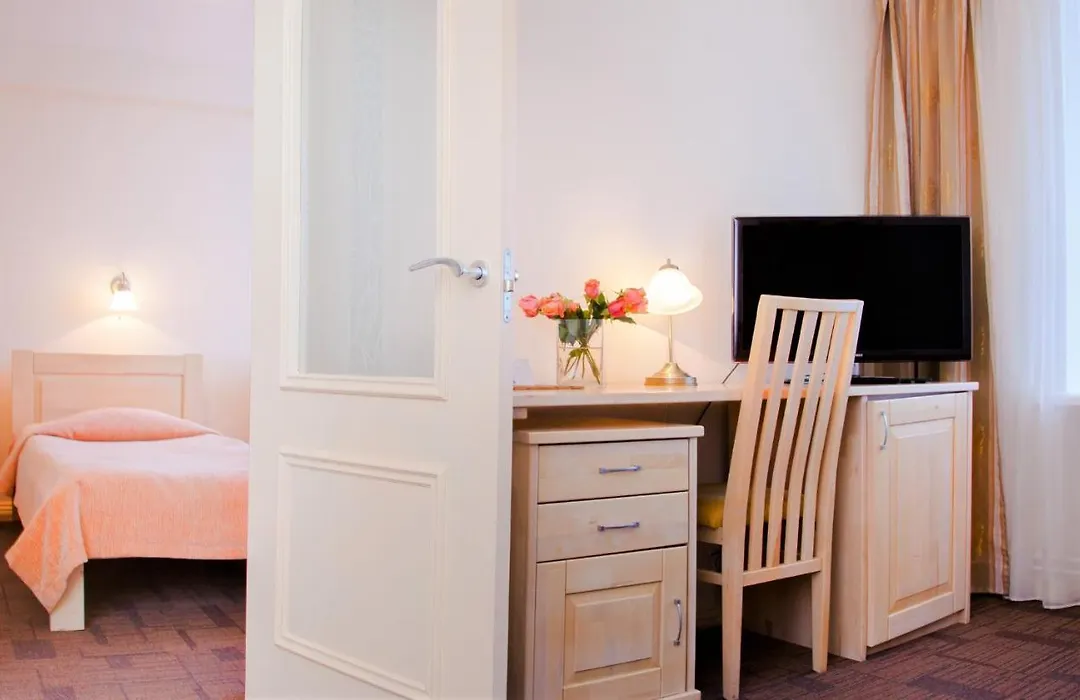 Rija Hotel Tia-1