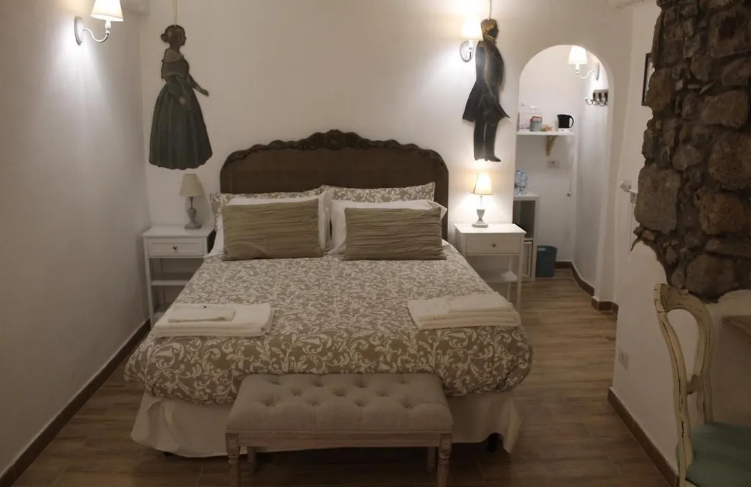 Livia'S Charming Room-1