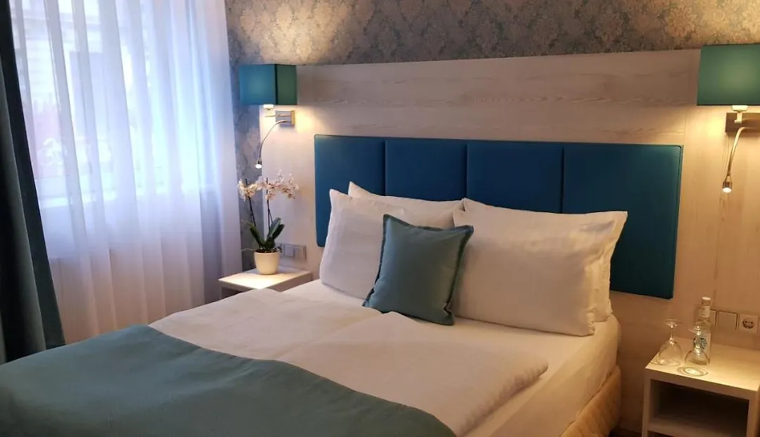 Hotel Budapester Hof-1