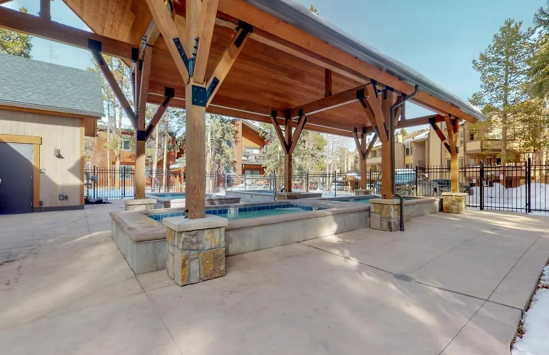 Tamarisk Treehouse-1