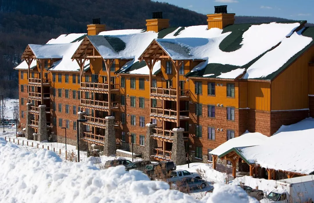 Hope Lake Lodge & Indoor Waterpark-1