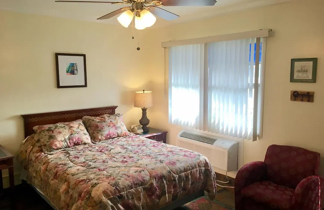 Los Feliz Hotel-1
