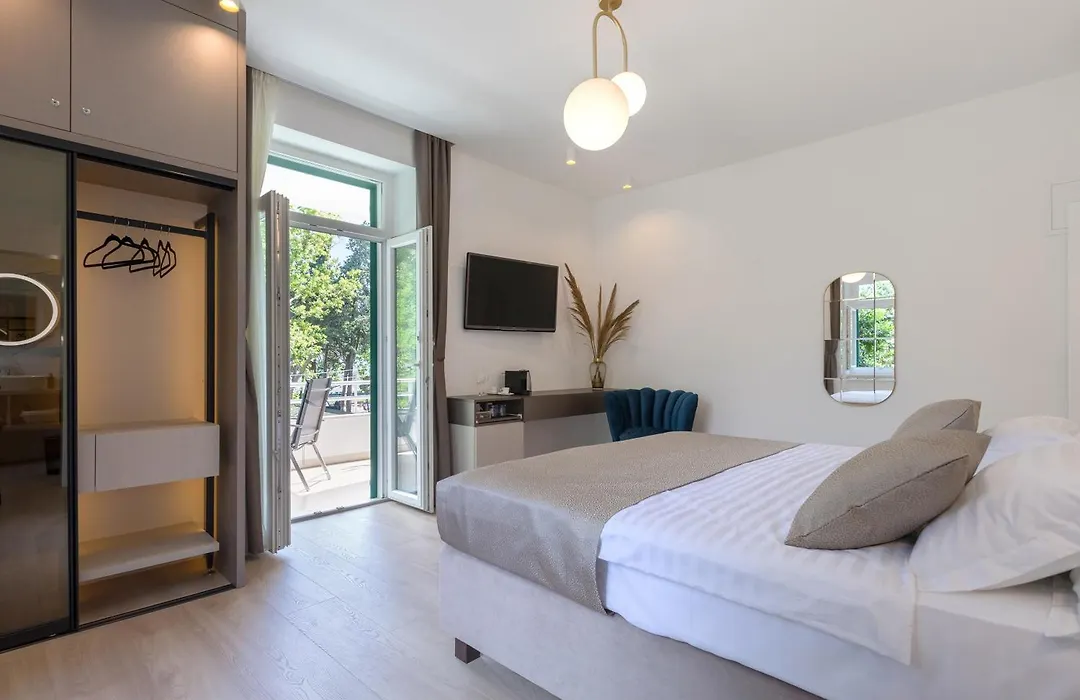 Green Park Luxury Rooms-1