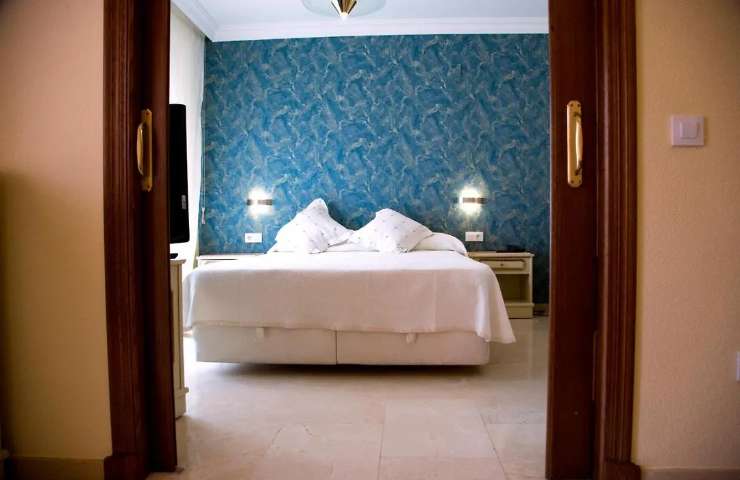 Hotel Reina Victoria-1
