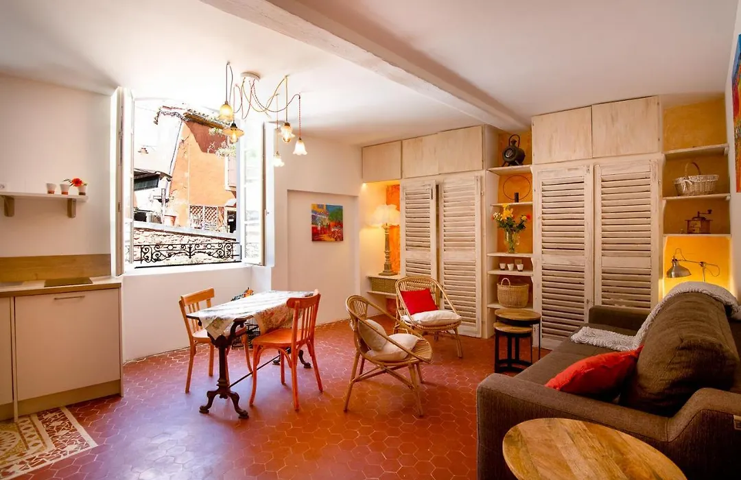 Maison d'hôtes Une hirondelle en Provence-1