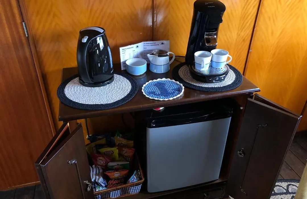 B&B Woonschip Robbedoes-1