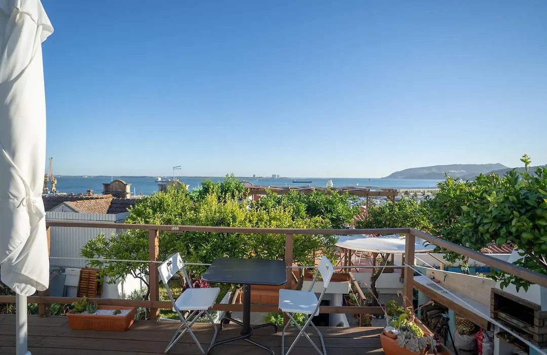 Marina Blue - Apartments & Suites-1