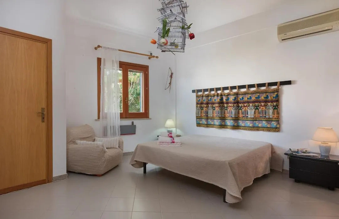 B&B Villa Il Carrubo-1