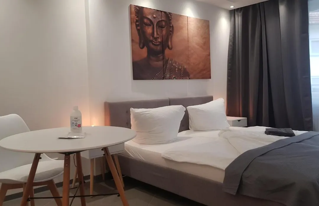 Check-Inn Hotels - Essen-1