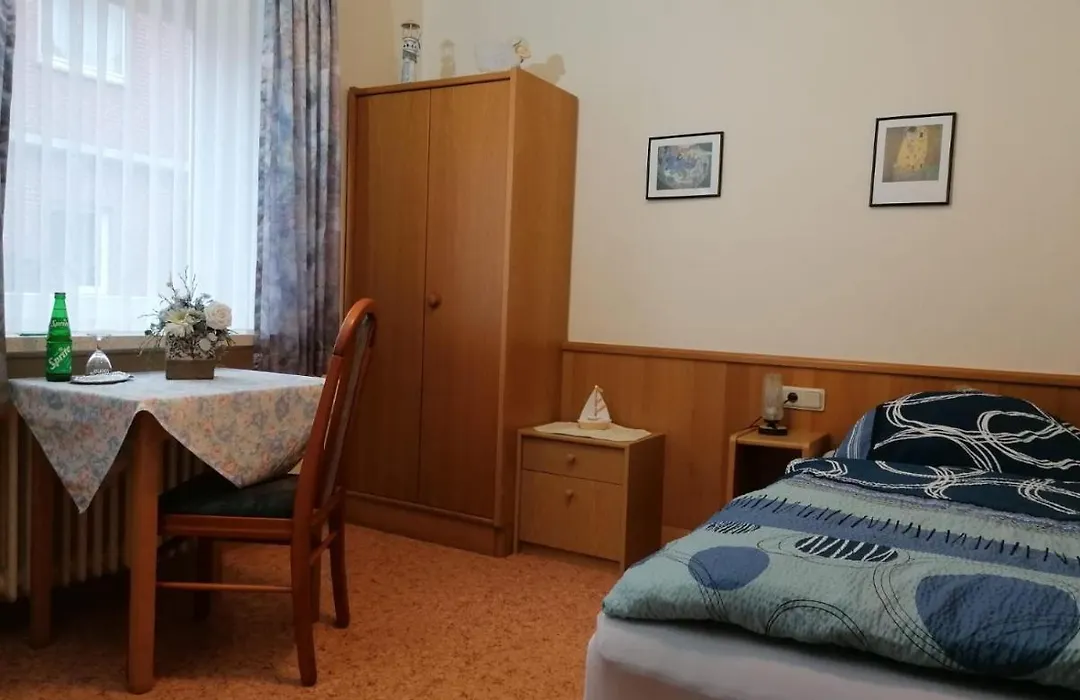 Hotel Pension garni Haus am Strand-1
