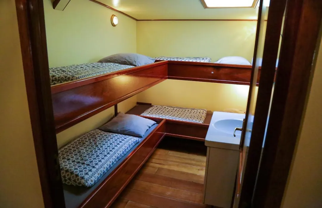 B&B Sailing Ship Summertime-1