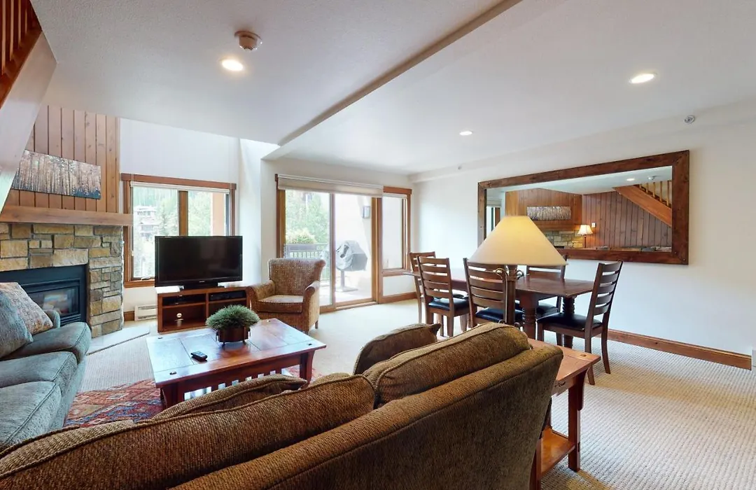 Lion Square Lodge North 388-1
