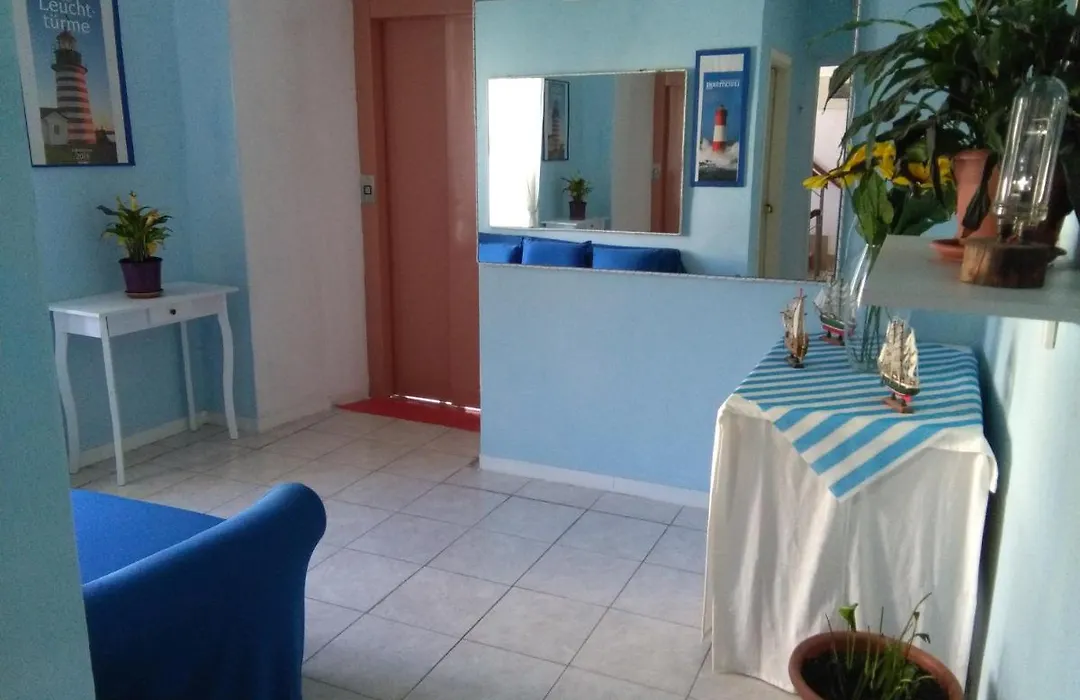 Hotel Holiday Center-1