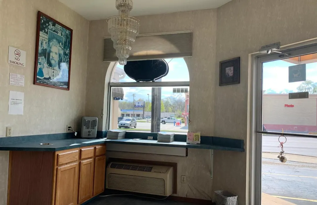 Economy Inn & Suites-1