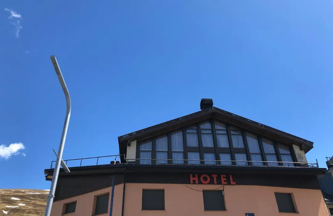 Hotel Refugi Dels Isards-1