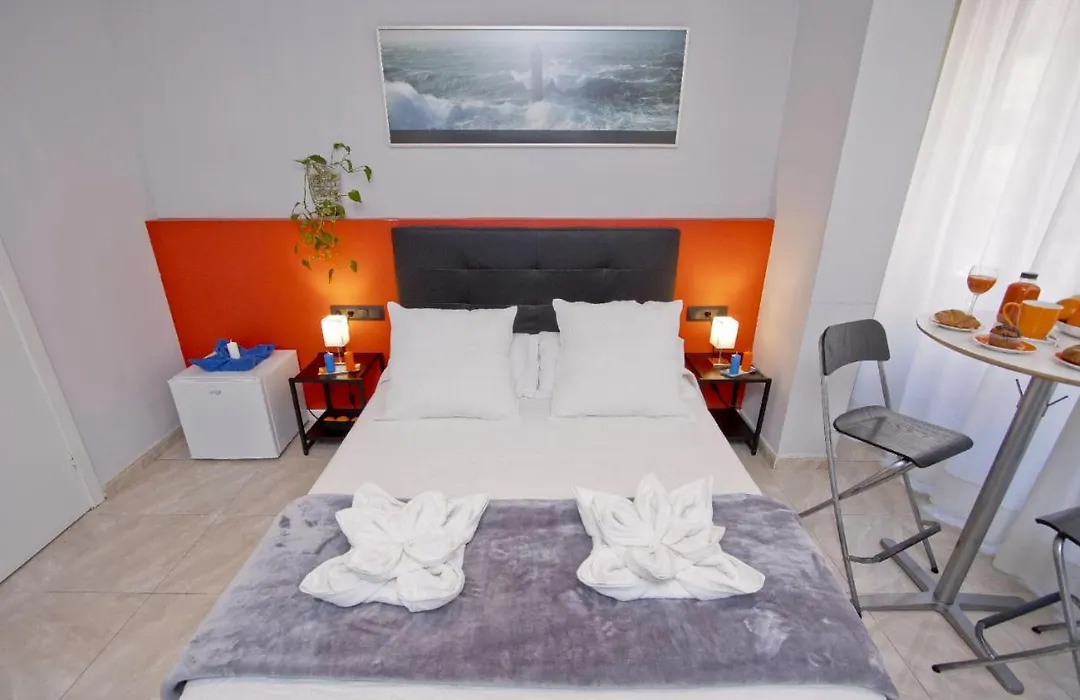 Barcelona City Centre Hostal-1