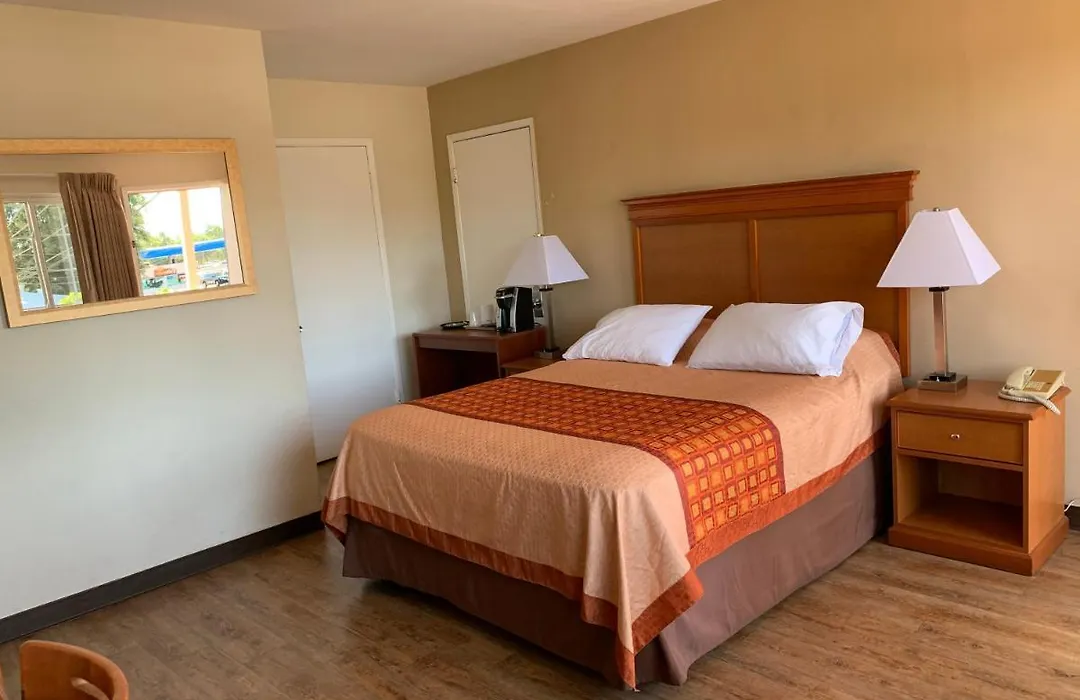 Redwood Inn-1