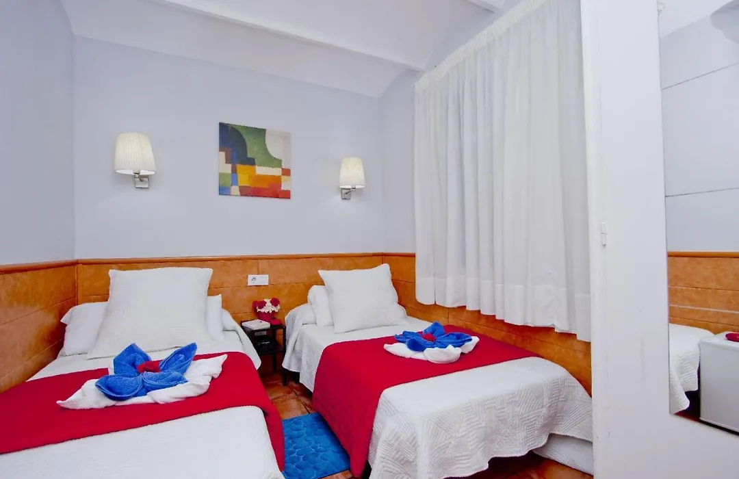 Barcelona City Rooms Hostal-1