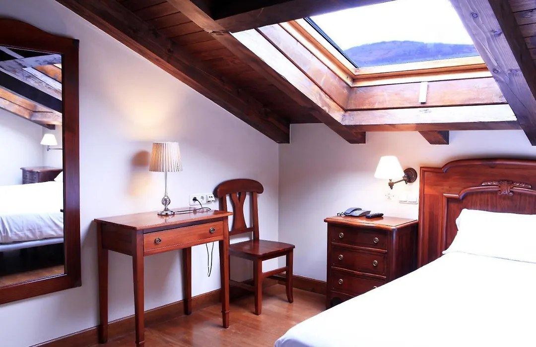 Hostal Antxitonea-1