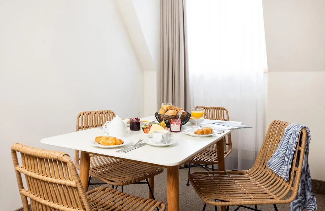 Maakt Apartments-1