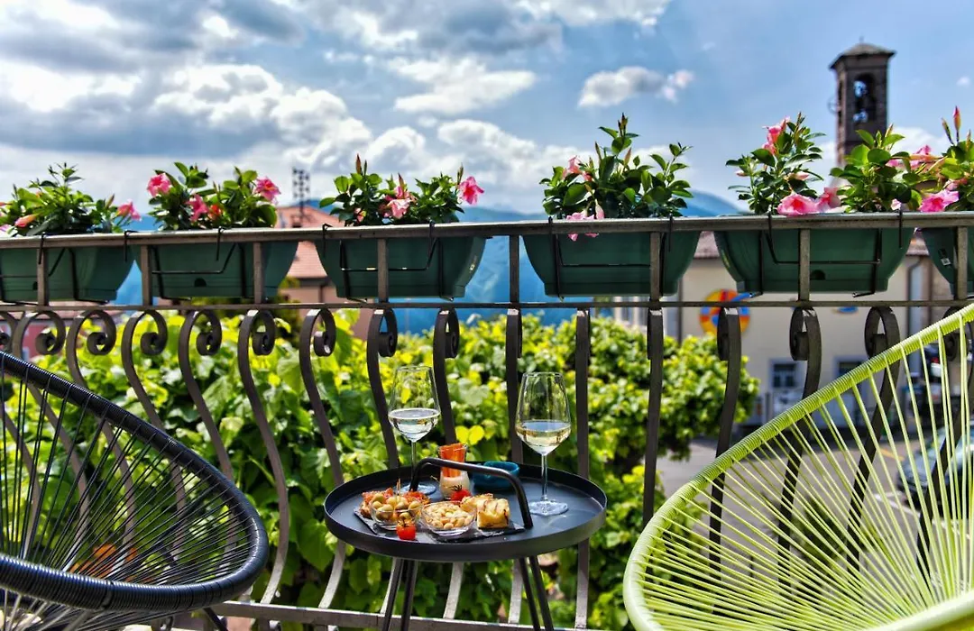 Salotto Bre - Bed & Breakfast Charming Rooms-1