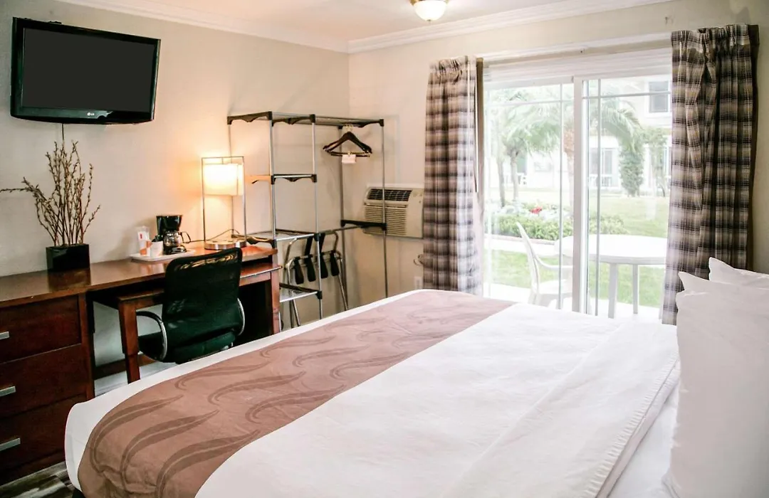 Quality Inn & Suites Thousand Oaks - Us101-1