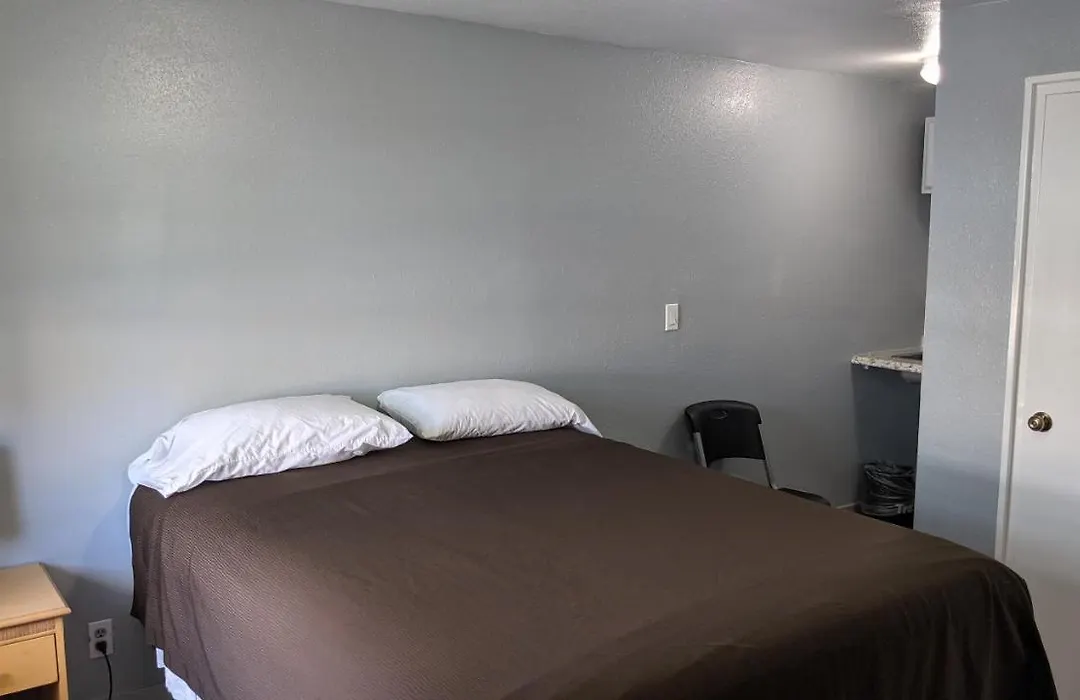 Birdsong Motel-1