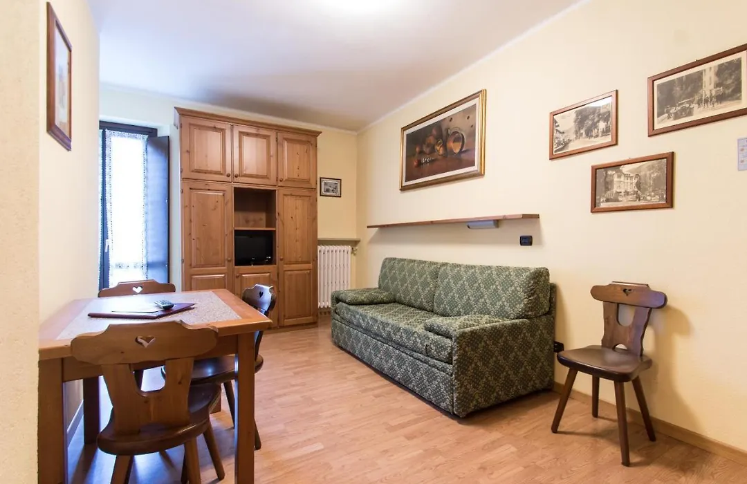 Limone Palace Aparthotel-1