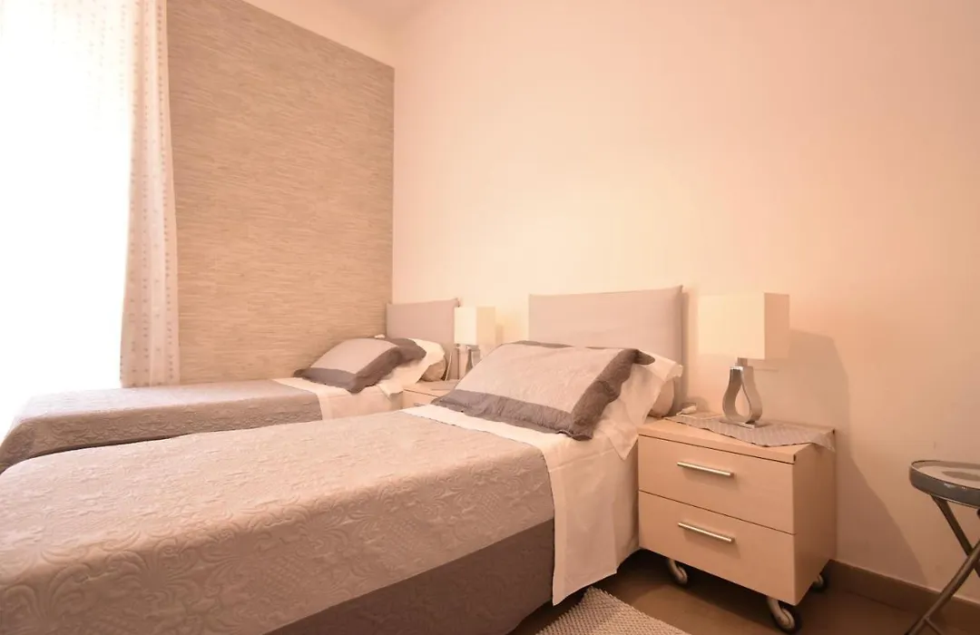 Affittacamere E Appartamenti - Rent Rooms And Apartments Le Camere Nel Corso - Adults Only-1
