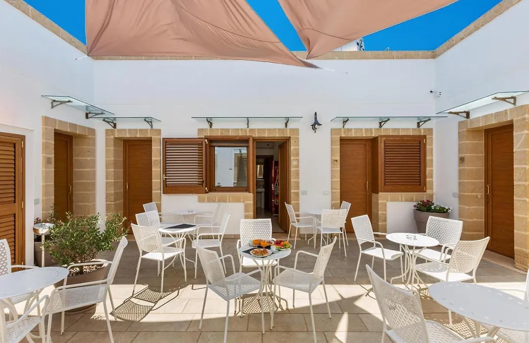 Lido Marini Rooms-1