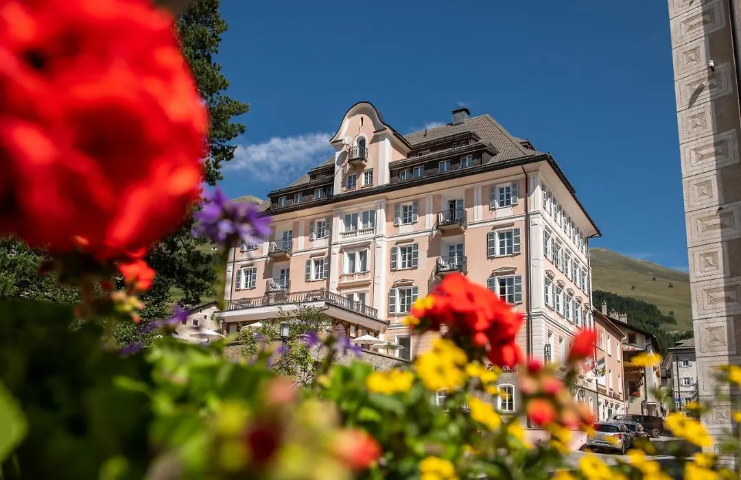 Hotel Engiadina-1