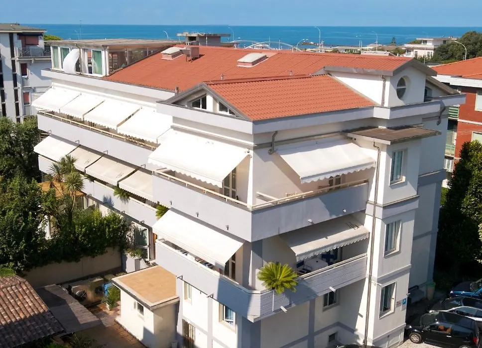 Hotel Domus-1