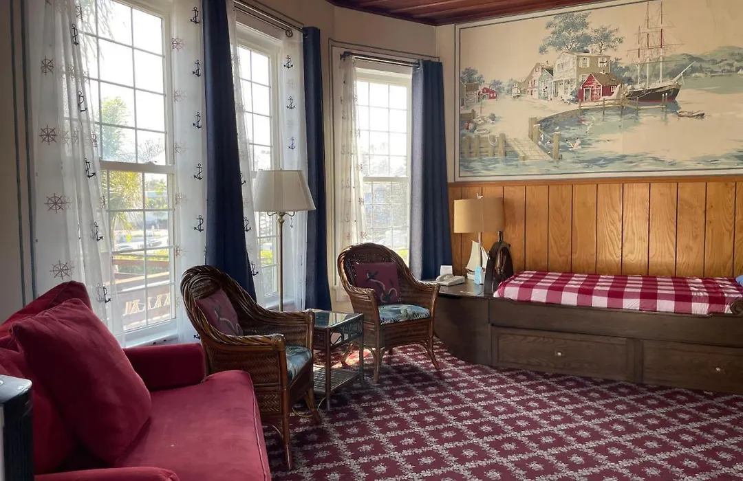 Edgewater Beach Inn & Suites-1