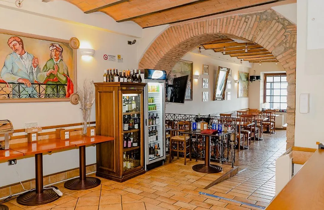 Hotel Ristorante Garibaldi-1