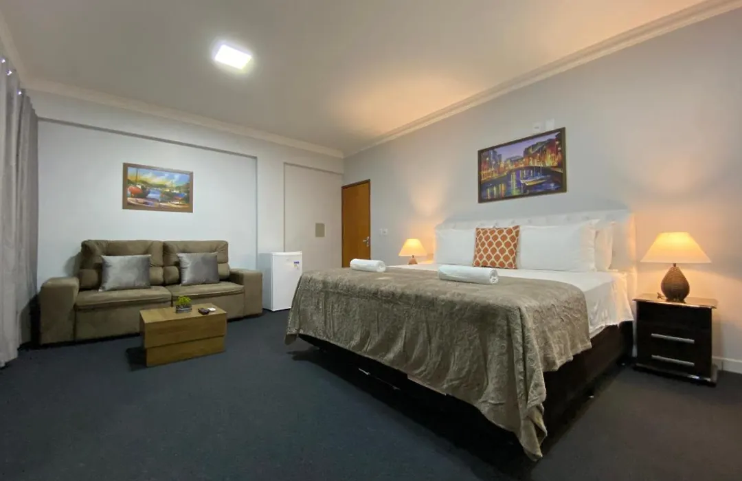 Quarto Luxo Silver-1