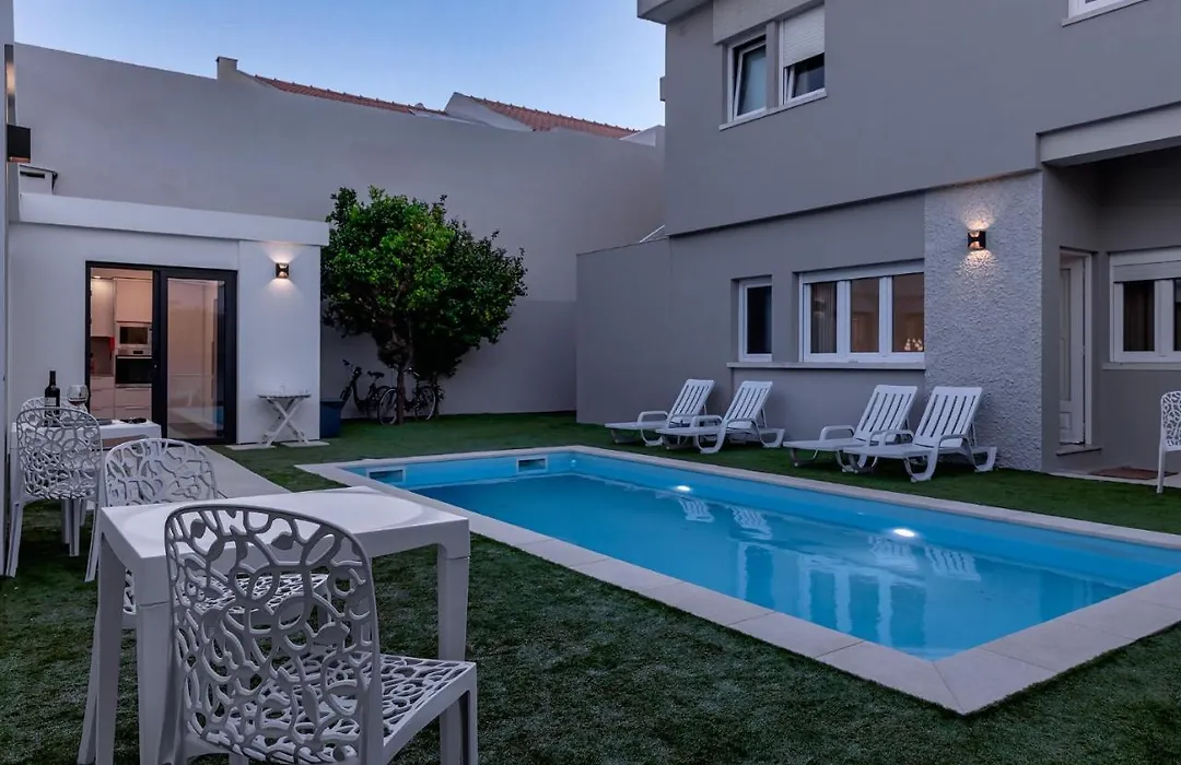 Ilheu 25 Peniche House-1