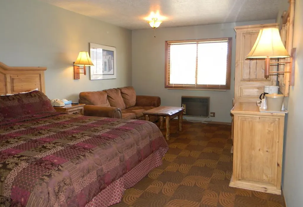New Summit Inn-1