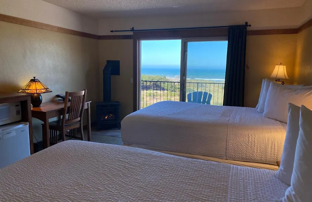 Beachcombers Inn-1