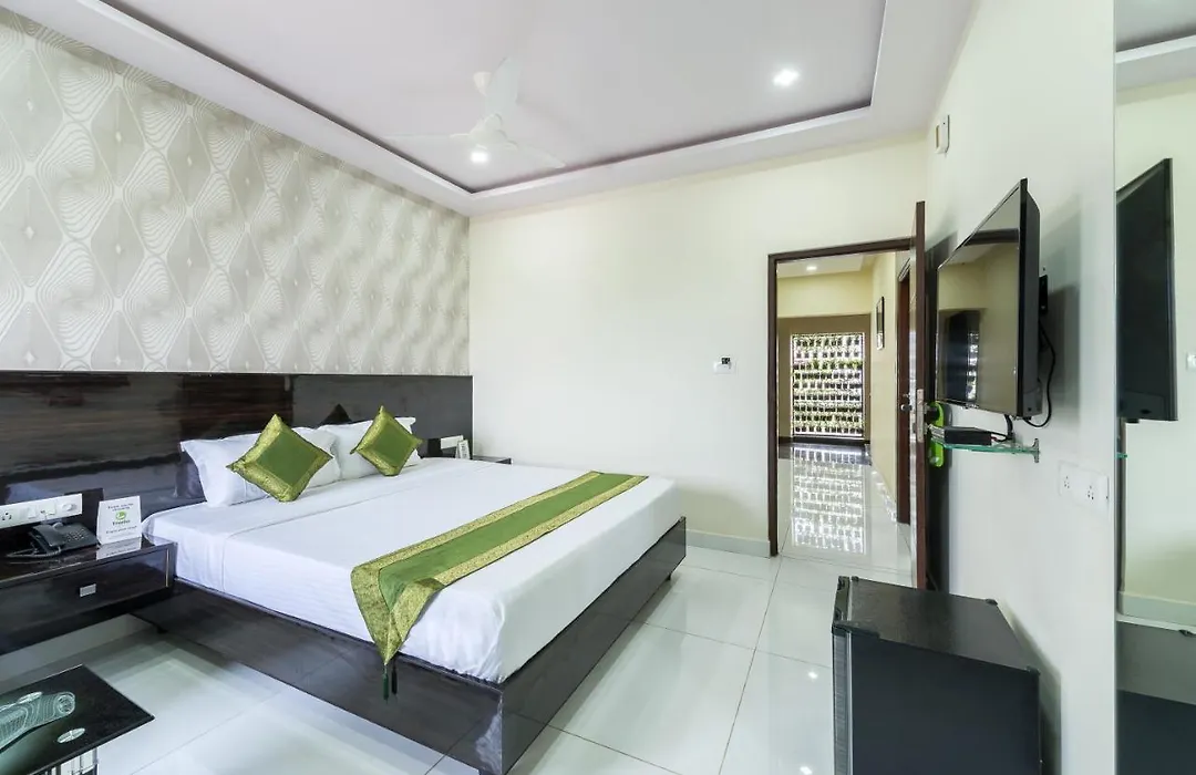 Treebo Greenwood Premier Suites, Old Airport Road-1