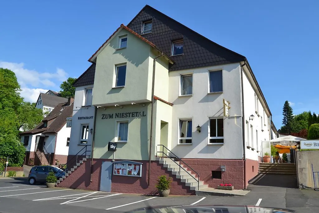 Landhotel Zum Niestetal-1